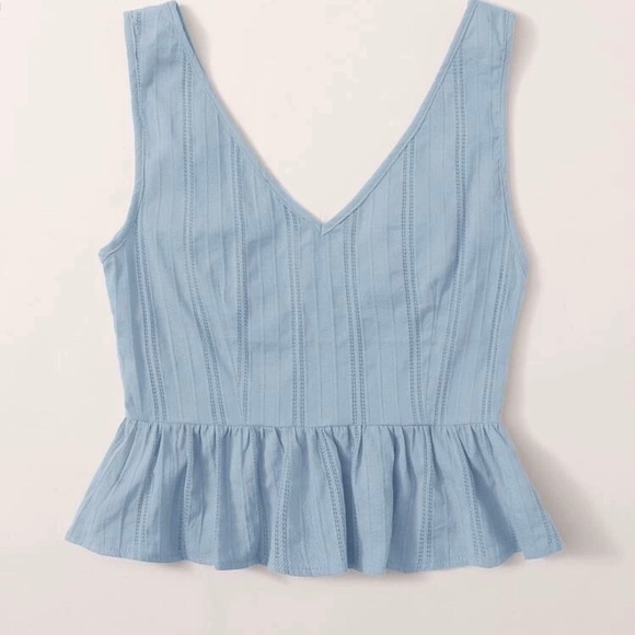 NWOT SHEIN CROP TOP - Picture 2 of 2